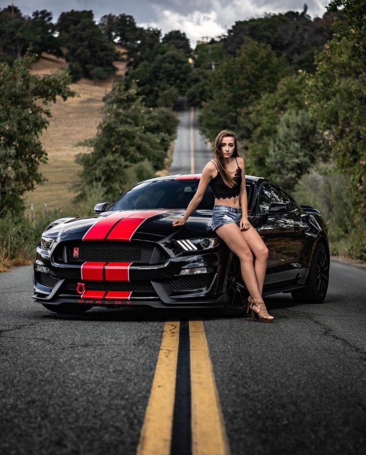 DopeWallpapers7's tweet image. Black, fast, and built different. 🖤🔥 #Shelby #GT350 #Mustang