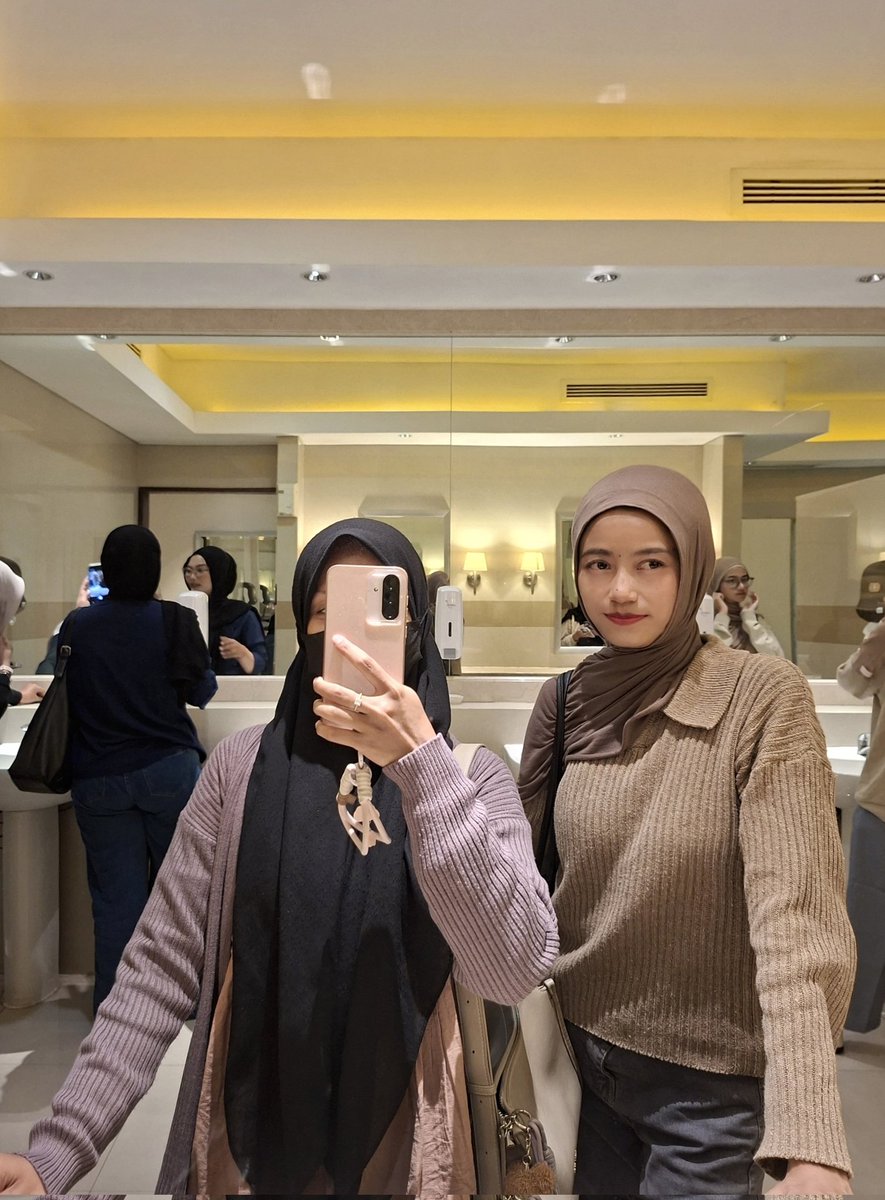 yuna tweet media