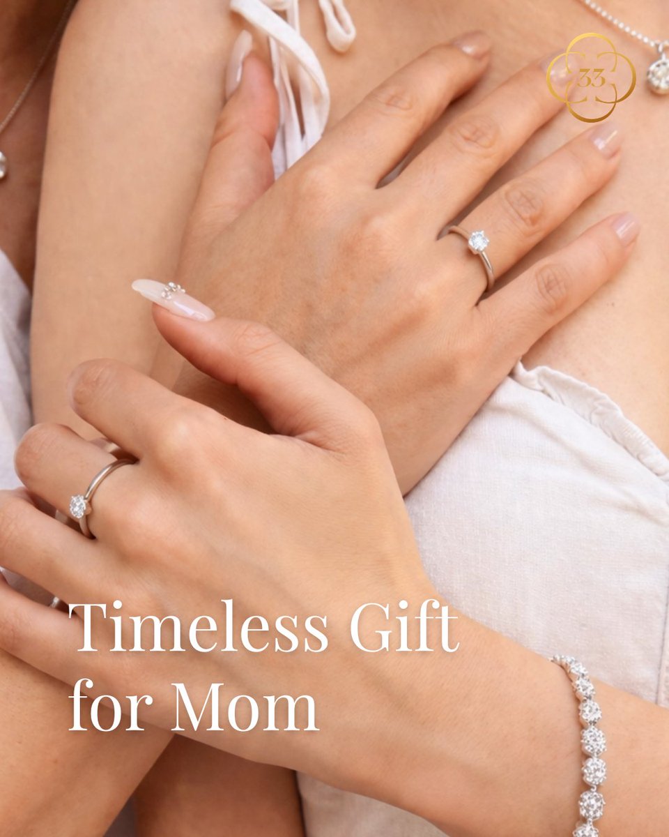 33caratuk's tweet image. For everything she’s been… and everything she is🤍 
A timeless gift, always✨
  
👉Link in bio  

#33Carat #TimelessGift #MothersDay #LabGrownDiamonds #LuxuryGifting #DiamondJewellery