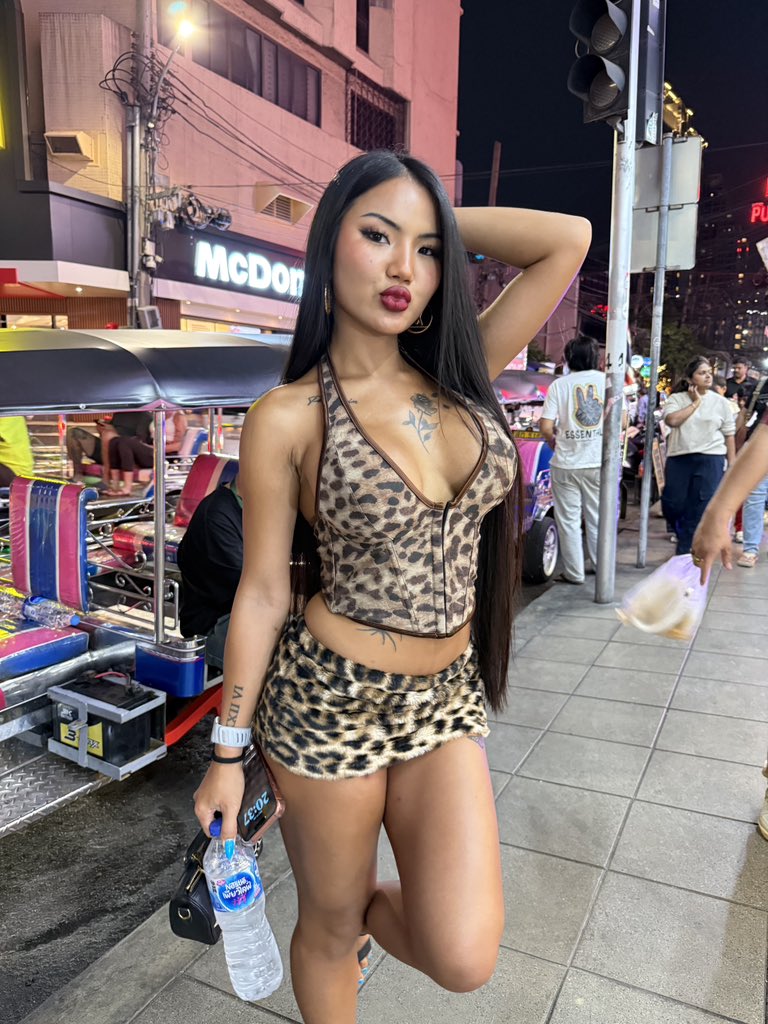 PraewInky tweet media