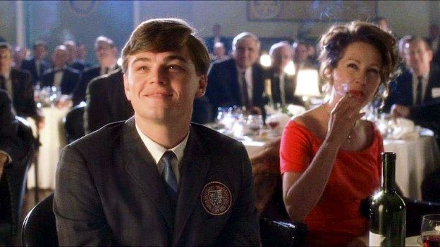 renenaranjo's tweet image. Nathalie Baye interpretó a la madre de Leonardo DiCaprio en “Atrápame si puedes”, de Steven Spielberg (2002) #RIP