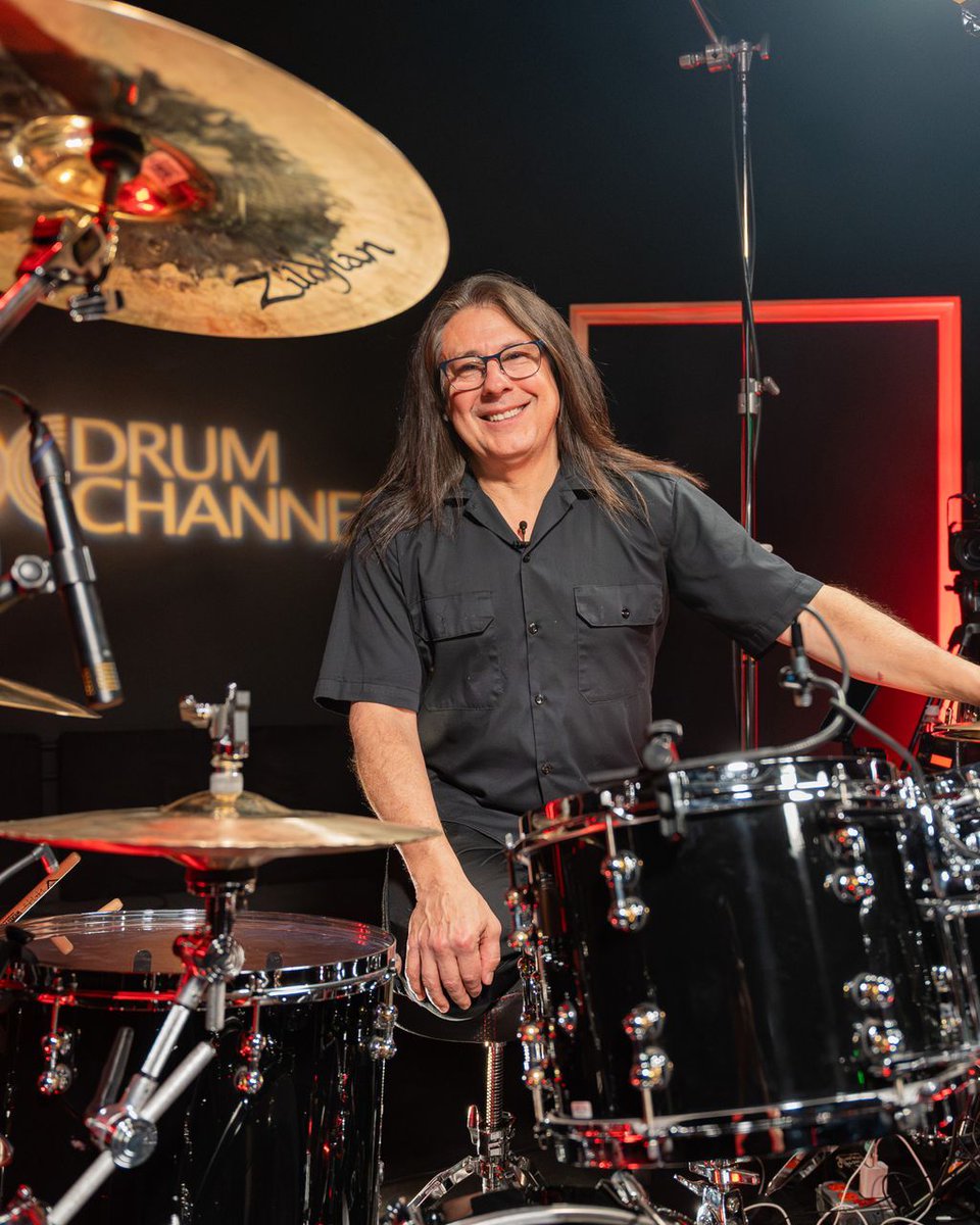 DrumChannel's tweet image. Join us in wishing our dear Mike Mangini a very happy birthday! 🥳🎂

Mike's energy behind the kit in his three new Drum Channel courses is infectious, and so is his wisdom! Do Mike a favor and start practicing them 😎 

hello.drumchannel.com/mike-mangini-c… 

#MikeMangini #DrumSet #DrumKit
