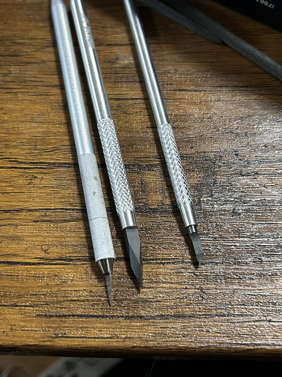 彫りが浅すぎたので彫り直し
いー感じ！