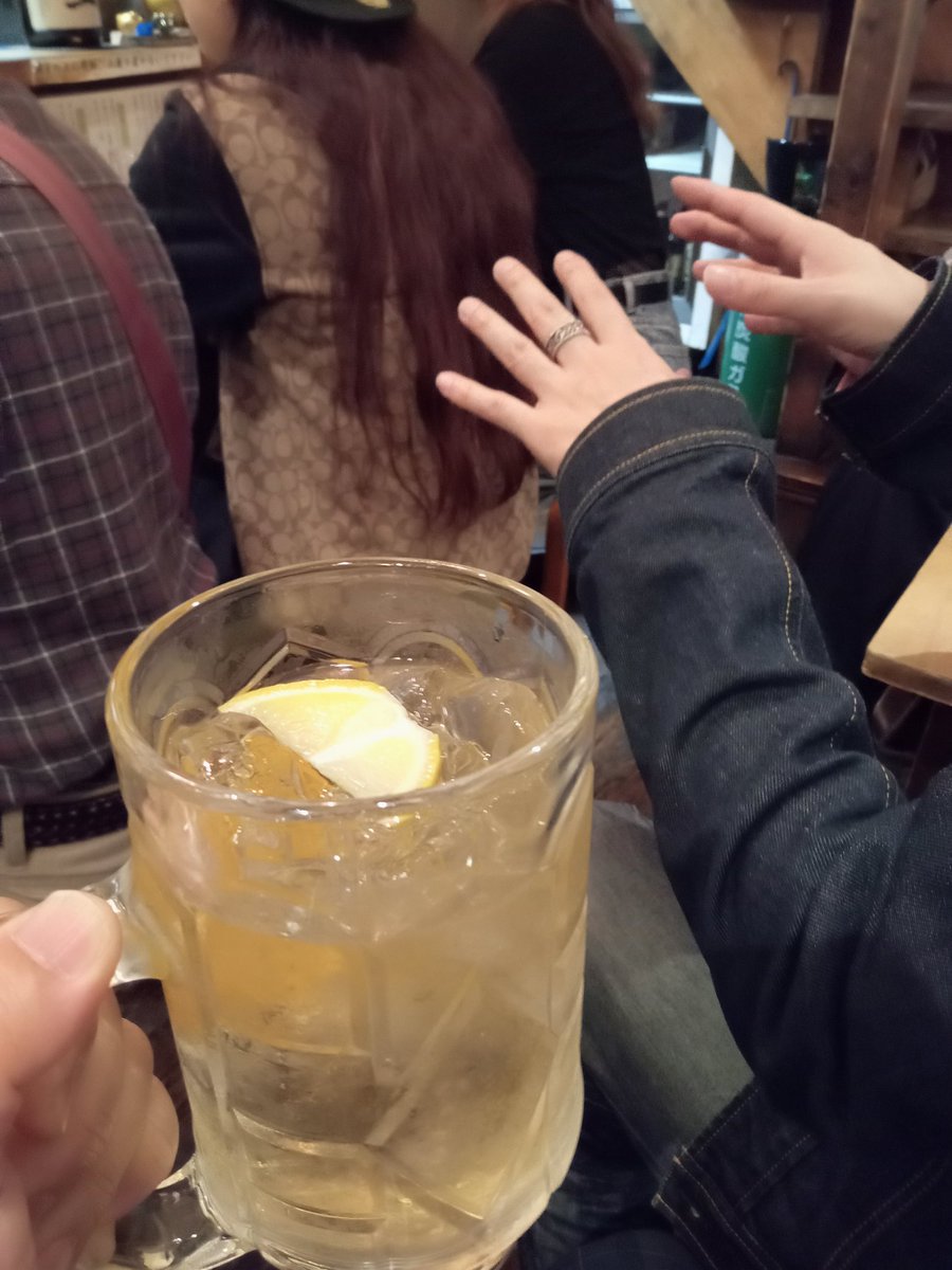 なかがわ・なかがわとコラボ中の『一歩』さんでお世話になりまくっております(初めましてな方々と語り飲みしております🍻)\( ᐛ )/是非コラボも堪能してくださいましね～\( ᐛ )/