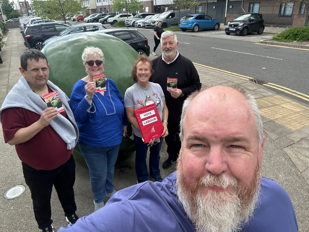 Margaret4DR's tweet photo. Just back from Orchard Village in Beam Park Ward. Fantastic response. Many residents saying they will vote for Matt and Trevor. Recognising their hard work.

May 07th two votes 

Trevor McKeever 🌹

Matt Stanton 🌹 https://t.co/cUZUcKvAOz