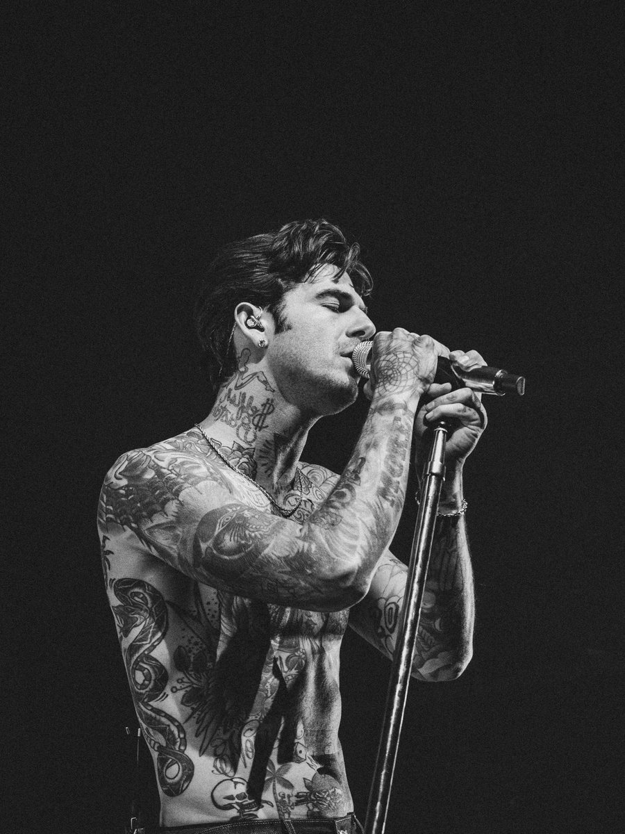 Nomadic_Lens's tweet photo. Madison Square Garden with @thenbhd 🔊🌎📸 https://t.co/0GK5XZIfWm