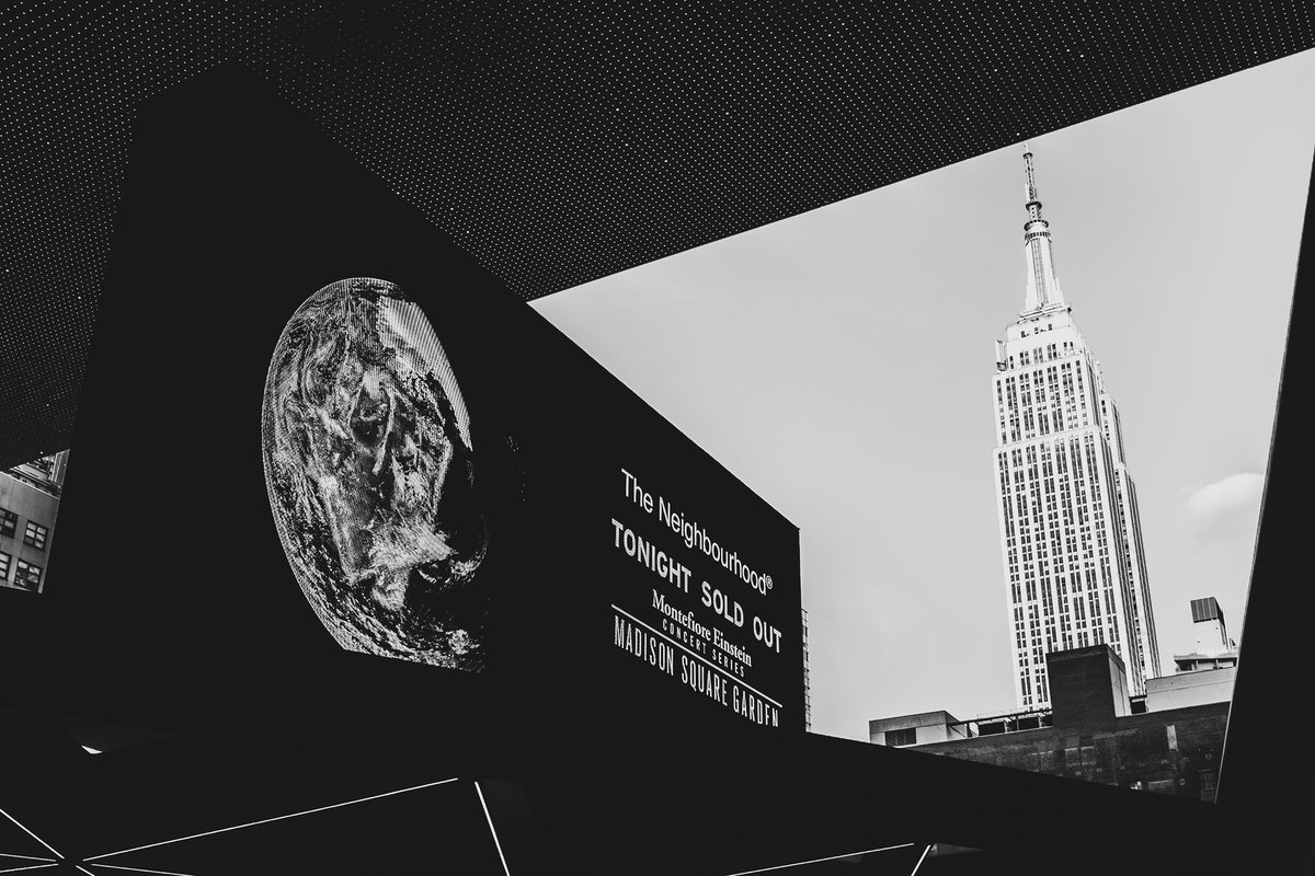 Nomadic_Lens's tweet photo. Madison Square Garden with @thenbhd 🔊🌎📸 https://t.co/0GK5XZIfWm