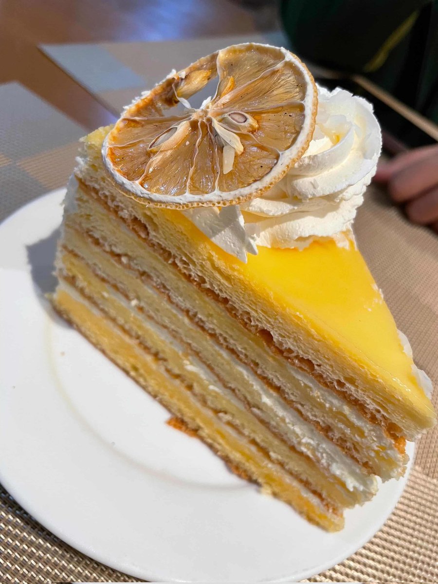 rhys 🌖 tweet media