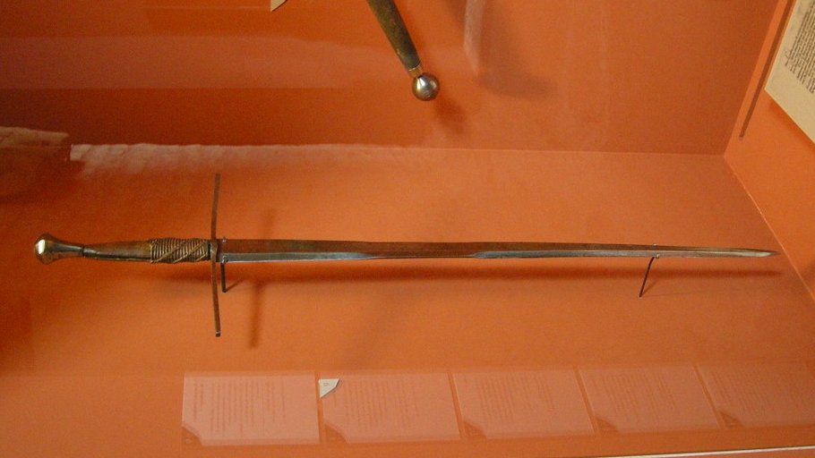 German, 15th century, specially made with a blunt middle to facilitate half-swording (using the second hand on the blade) when fighting in (and against) armour.