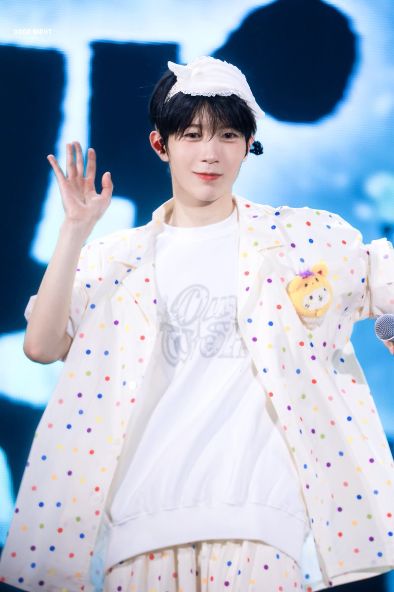 good night🌙 tweet media