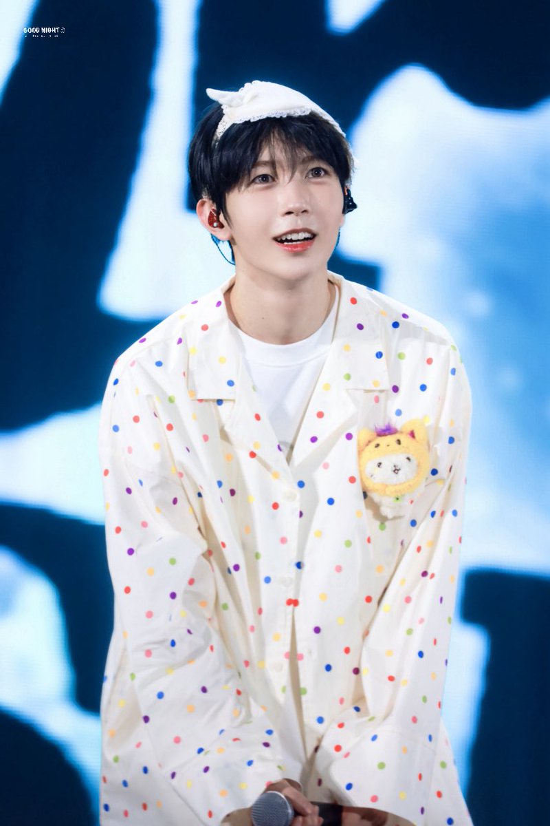 good night🌙 tweet media