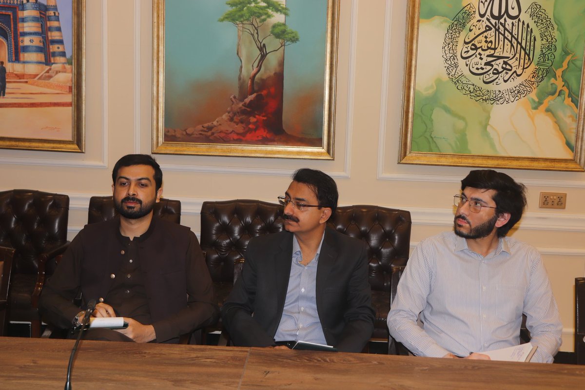 CommissionerBpr's tweet image. کمشنر بہاولپور ڈویژن عرفان علی کاٹھیا کی زیرِ صدارت پنجاب لینڈ ریکارڈ اتھارٹی کے تحت ڈیجیٹلائزیشن بارے جائزہ اجلاس منعقد ہوا۔ اجلاس میں ڈائریکٹر جنرل پنجاب لینڈ ریکارڈ اتھارٹی اکرام الحق نے شرکت کی۔ ڈیجیٹلائزیشن سے اراضی ریکارڈ سسٹم میں شفافیت آئی ہے، ریونیو ریکارڈ سے متعلق کیسز