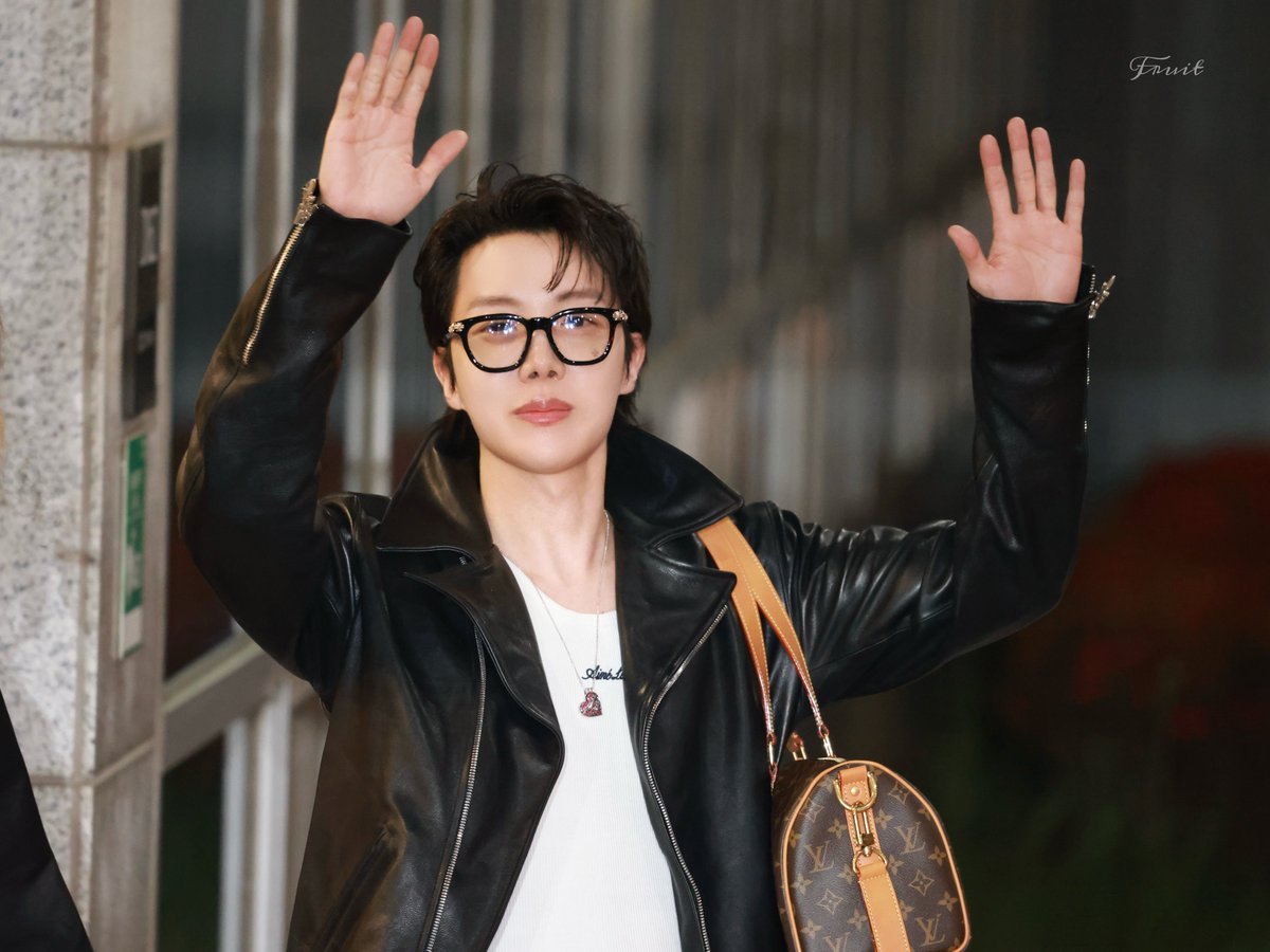 20260418 GMP

#jhope  #정호석 #ジェイホープ  
#鄭號錫 #郑号锡 #BTS