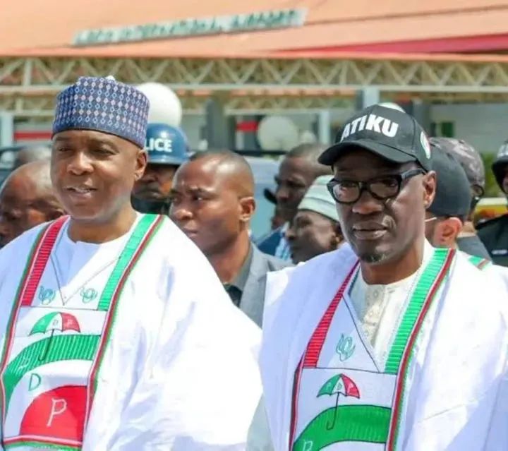 iamAhmadOlolu's tweet photo. Kwara wasted 16 years under these two guys, from the Offa robbery era to percentage salaries for civil servants, from “Operation Potholes” to mere allocation up.

 Never again in kwara state https://t.co/MR4q35Sp8W