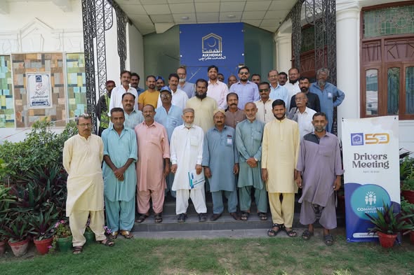 alkhidmatKHI's tweet image. Silent heroes of Alkhidmat’s Mayyat Bus Service—serving humanity with dignity in every final journey.
Honored for their selfless dedication. 
#MeriAlkhidmat #ServingHumanity #SilentHeroes