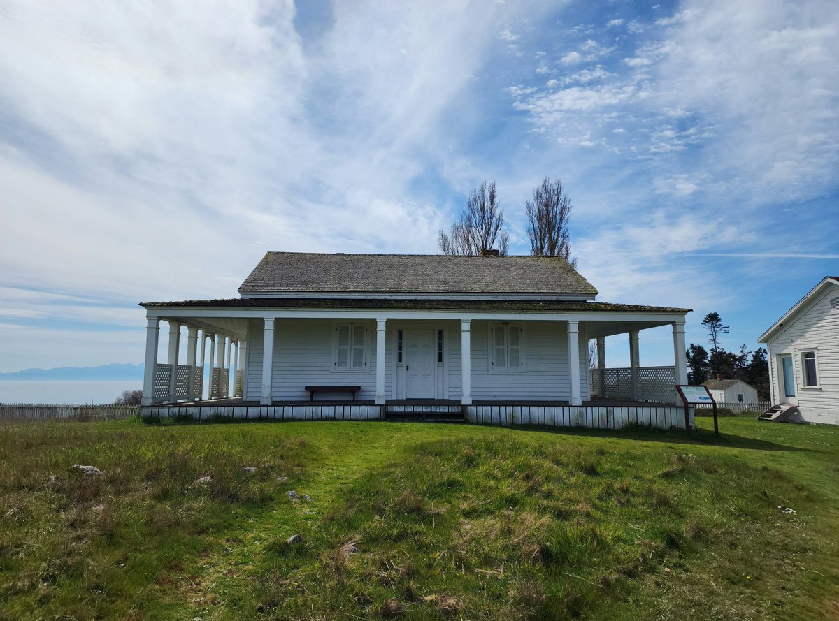 ryanlouie's tweet image. It's #NationalParkWeek! With over 430 @NatlParkService sites, visit a park near you! Here are some in Washington. @MountRainierNPS @OlympicNP @KLGRSeattleNPS @sanjuanisnps @Interior