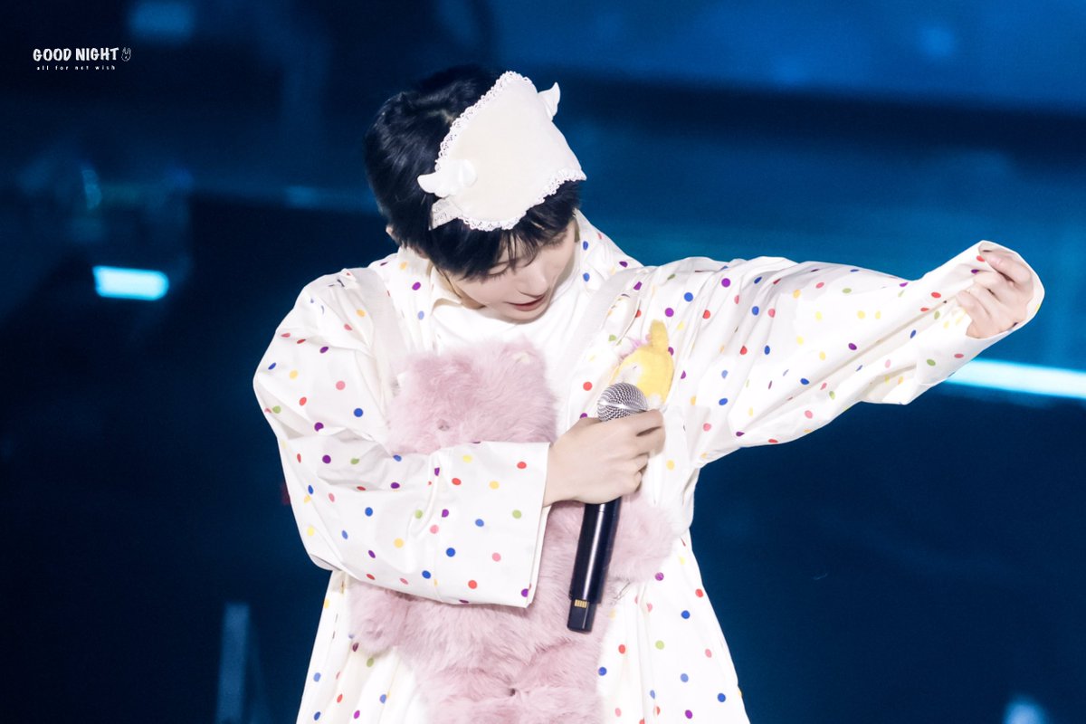 good night🌙 tweet media