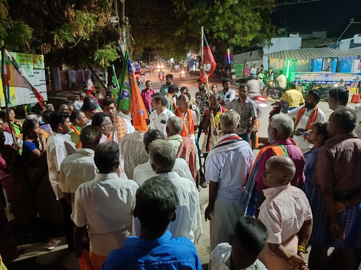 BJPOBCMORCHATN's tweet image. இன்று சாத்தூர் தொகுதியில் நமது வெற்றி வேட்பாளர் மாநில தலைவர், அண்ணன் திரு. நயினார் நாகேந்திரன் @NainarBJP அவர்களை ஆதரித்து நமது தமிழ்நாடு #பாஜக #OBC அணி மாநில தலைவர், பேராசிரியர், டாக்டர், திரு .வீர திருநாவுக்கரசு @veerathirubjp அவர்கள் "அய்யனாபுரம் தேவர் சிலை" பகுதியில் நமது