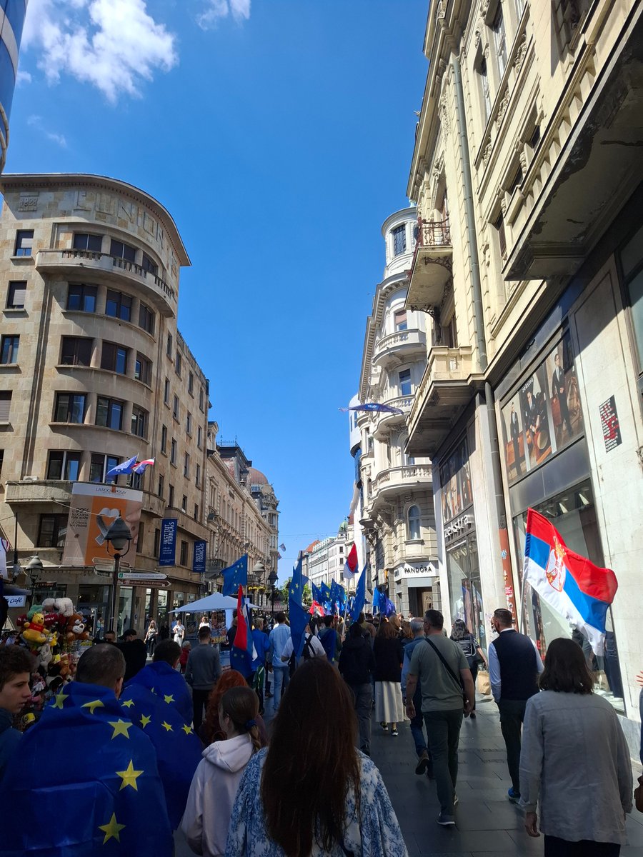 Krikijeva i Bučijeva. tweet media