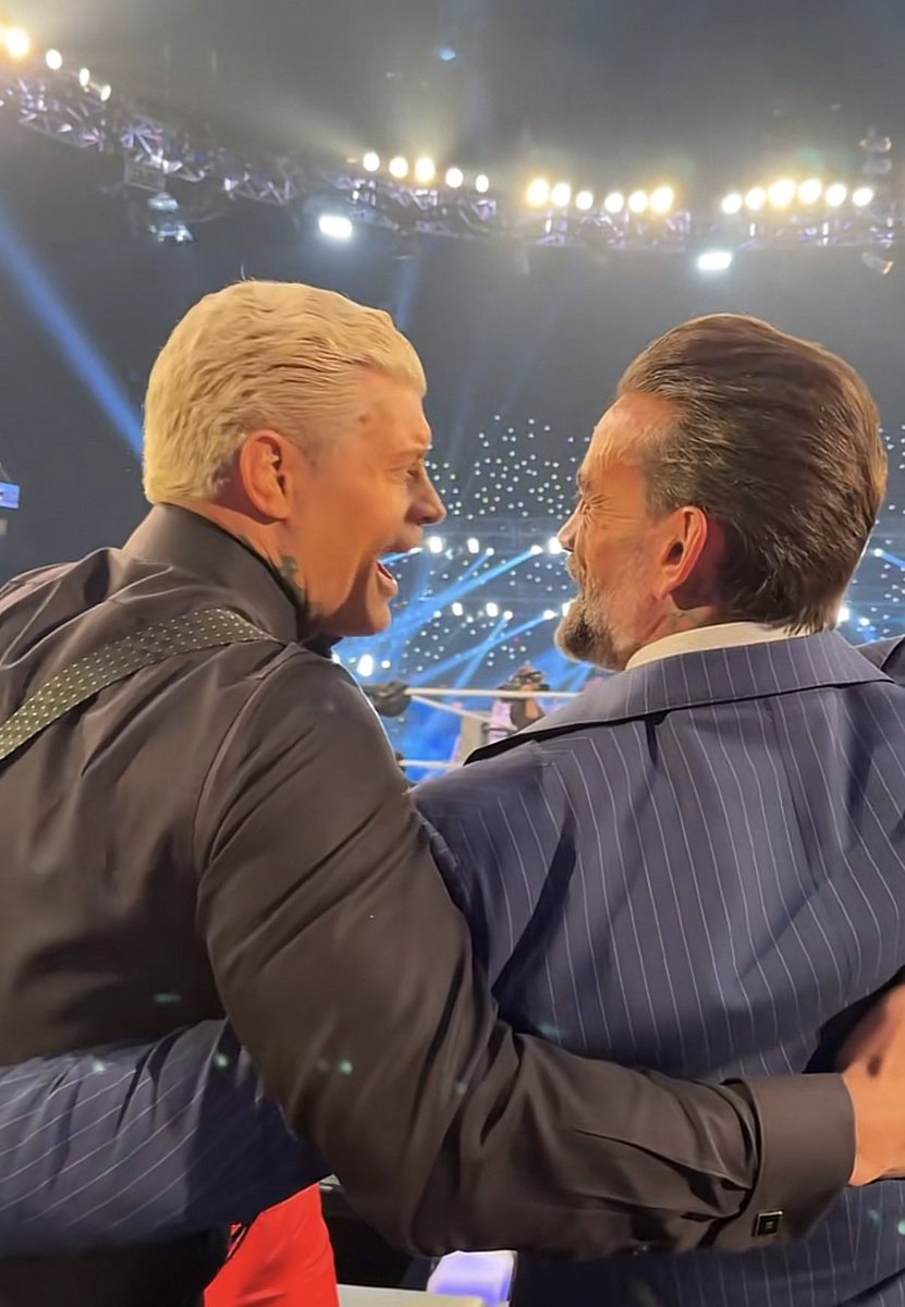 yellowhairdpunk's tweet photo. now KISS! https://t.co/bKllVPfEnQ