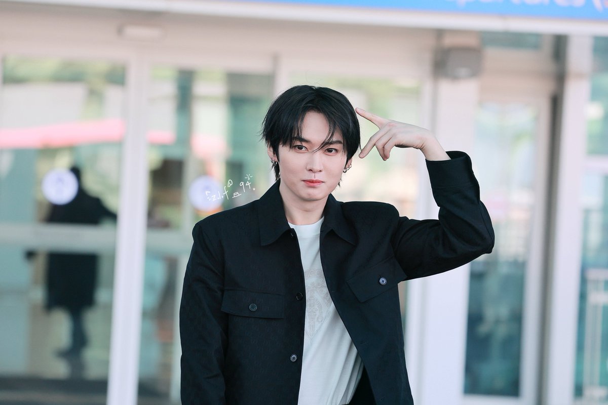 z.l.f_94 tweet media