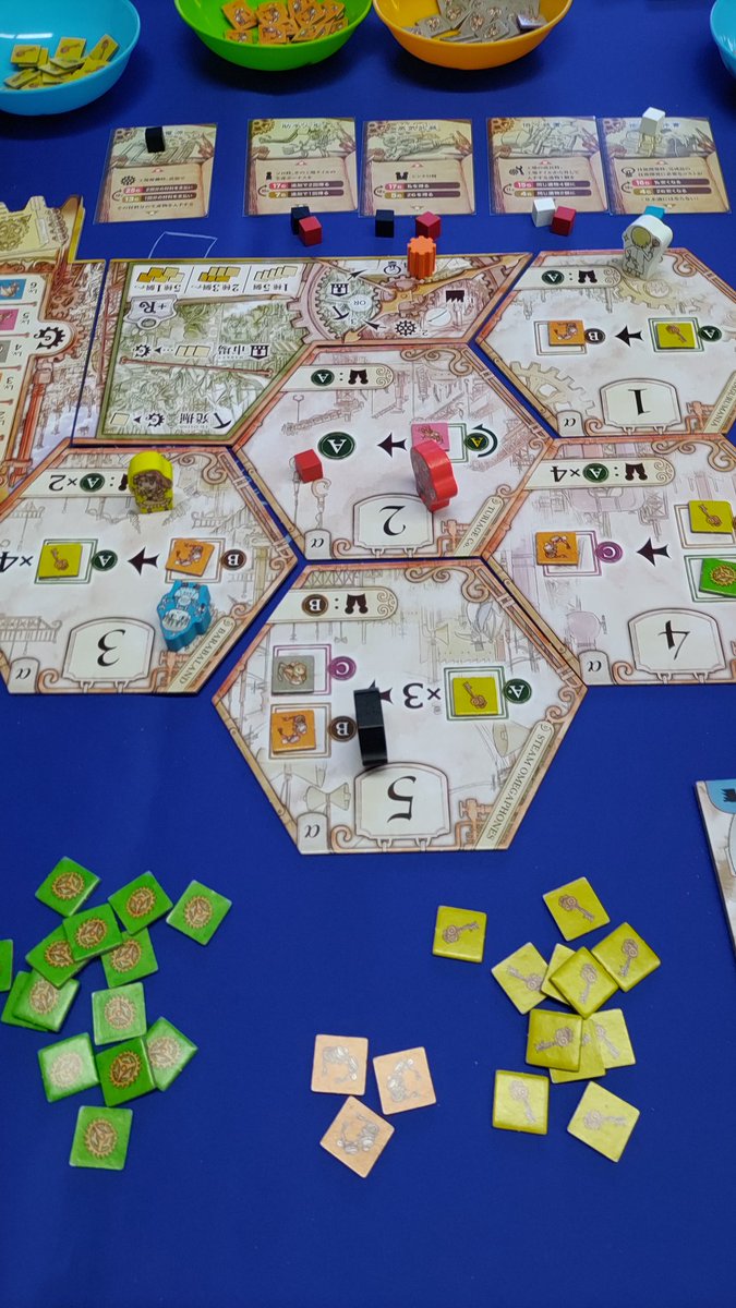 ラスゲー会

Hitster NL、ハステヴォルテ?、ティーフェンタールの酒場、えだまめの国、ファクトリア、イッツアワンダフルワールド、アリスとふしぎな森

軽中量級で色々と。ティーフェンタールは同作者のクアックサルバーと比べるとコントロールしやすい感じね。
皆様ありがとうございました