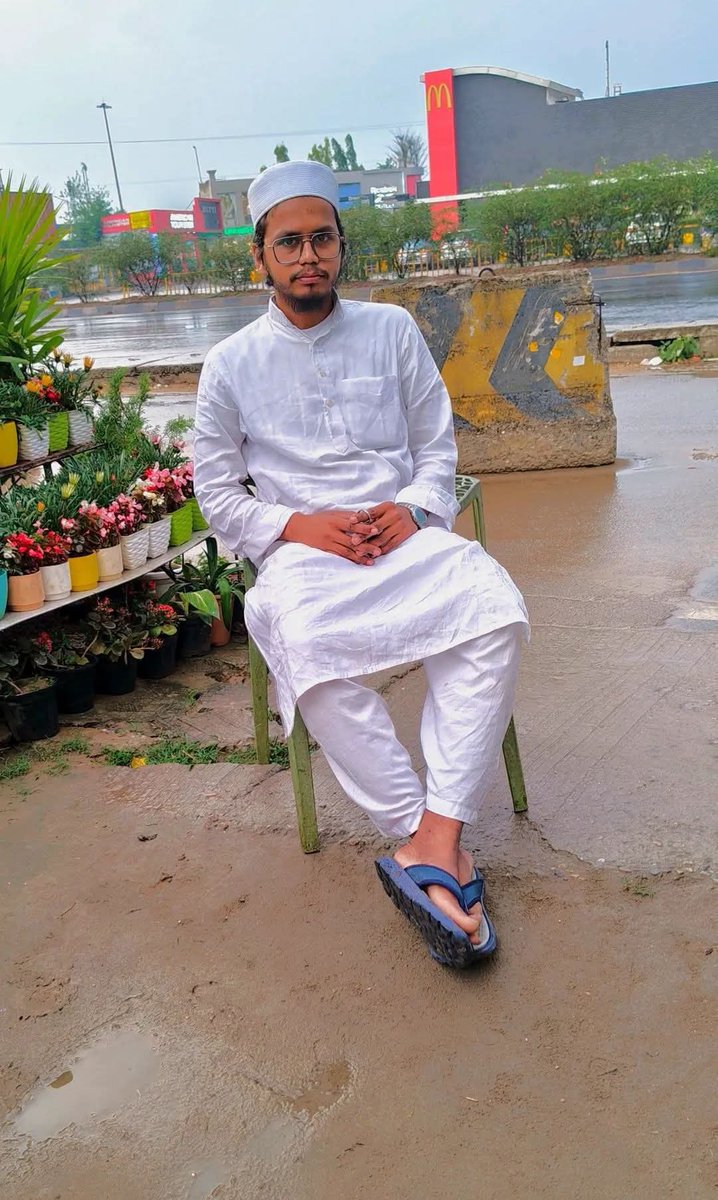 Missing Case.

Darul Uloom student Maulvi Fazil Hayat from Sambhal has been missing since yesterday.

He left Darul Uloom Deoband for home and was in regular contact with his father until suddenly, all contact stopped.
<a href="/saharanpurpol/">Saharanpur Police</a> <a href="/sambhalpolice/">SAMBHAL POLICE</a>