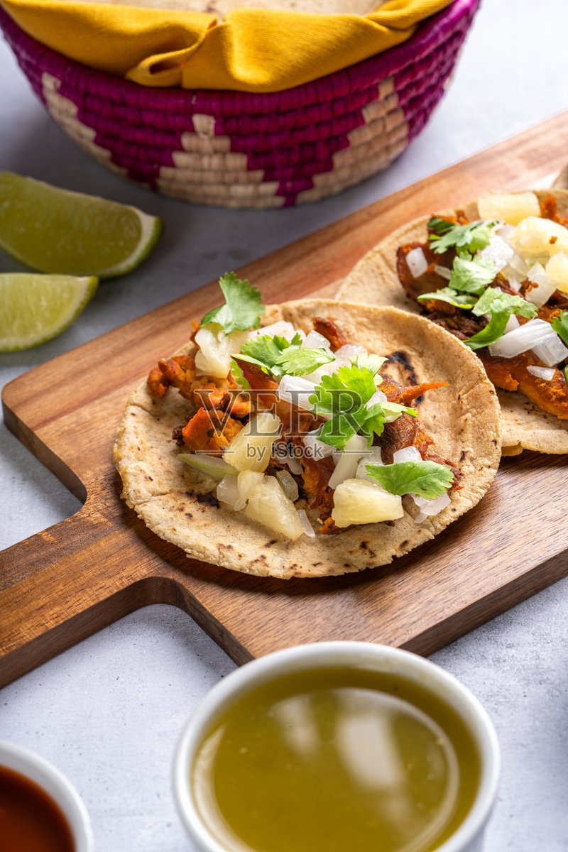 marian valero tweet media