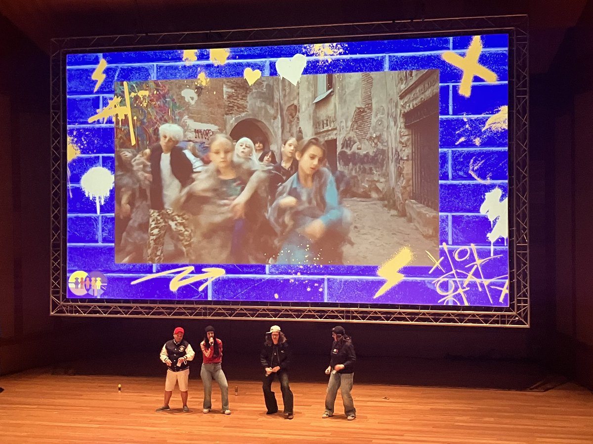 irene_adler123's tweet photo. Este sábado, jornada de clausura en el Centro Cultural de Miguel Delibes del PIE creatividad + emoción con presentación de los proyectos realizados por los centros. El @IesPinarOficial presentamos nuestro proyecto “haciendo piña” @CSFPJCYL @cfievalladolid @OndaPinar @educacyl https://t.co/NjppRvD3kJ