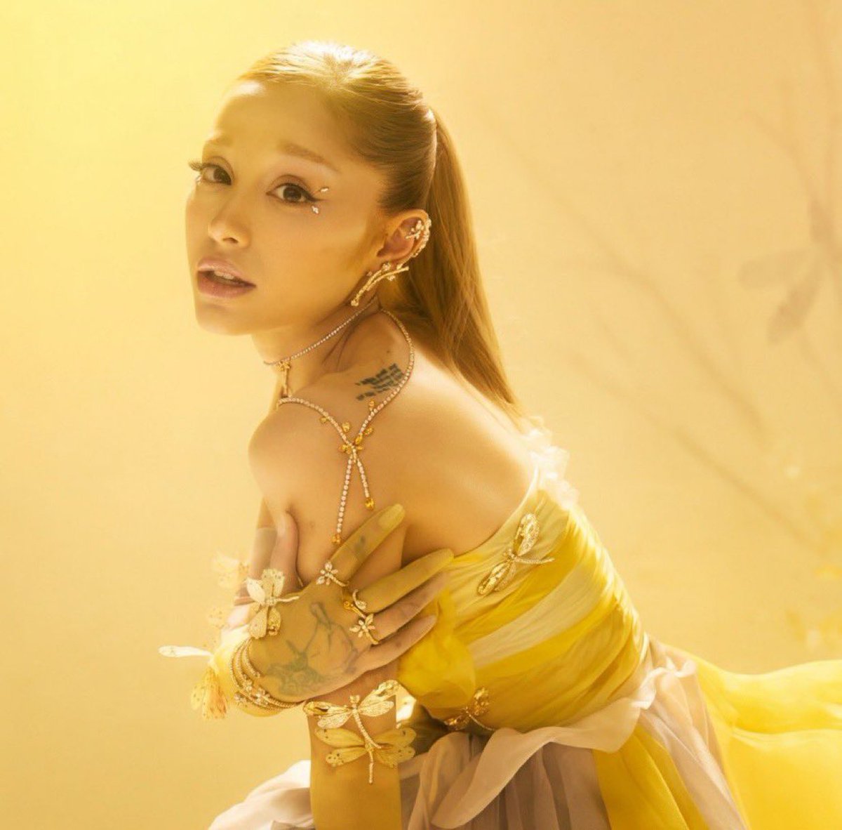 Info Ariana tweet media