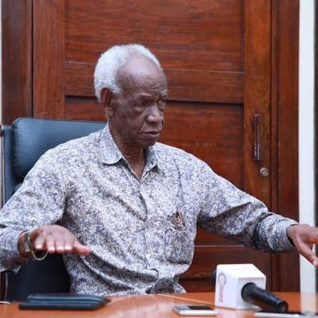 MariaSTsehai's tweet image. Kuna watu wawili akitajiwa Idd Amin Mama anapandisha mashetani 😁
Tundu Lissu na Mzee Warioba 
Yaani anawaogopa hataki hata uwataje! 
Sasa sisi tunawataka hawa katika hatua yoyote ya uwajibikaji na kuelekea #Tanzania iliyo bora