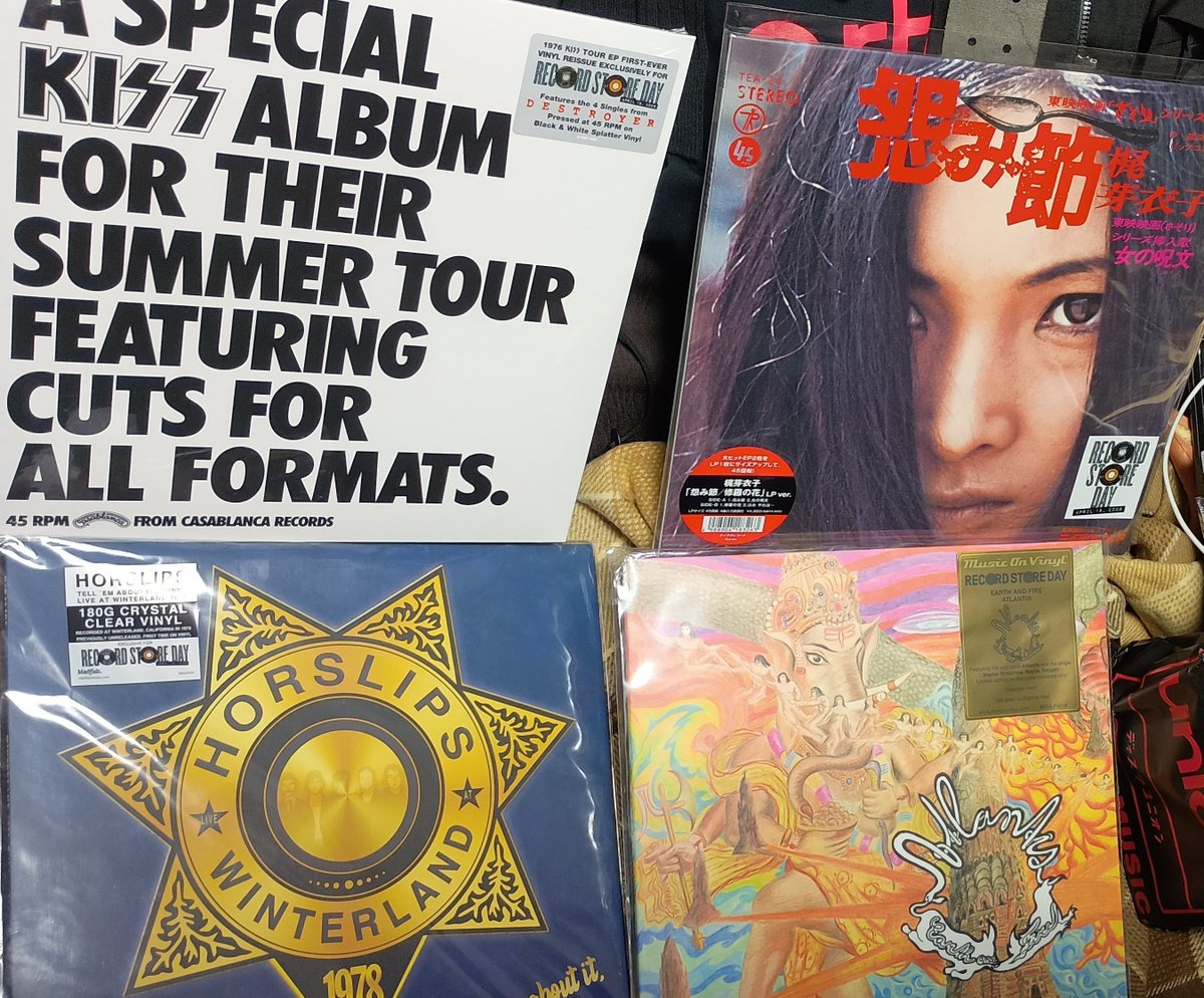 サダオ tweet media