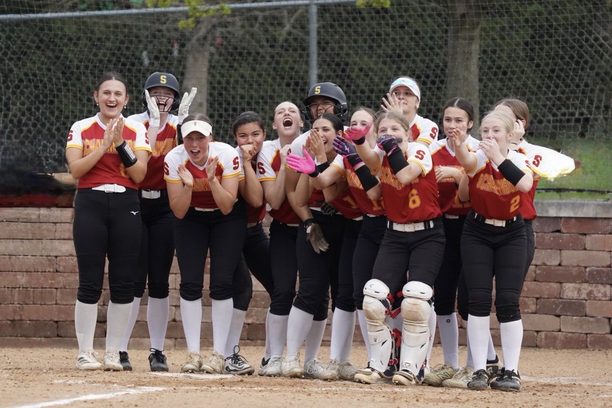 Evelyn Blahnik 2029 tweet media