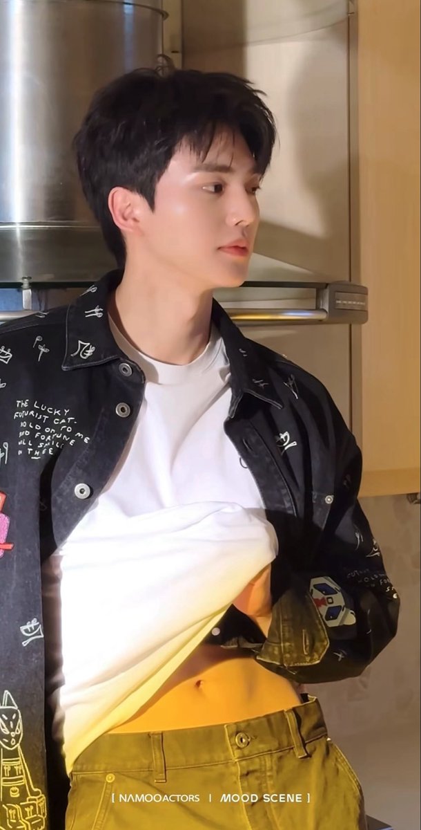 어떡하지 야밤에 이걸 봐 버림
꿈에 나와주세요.