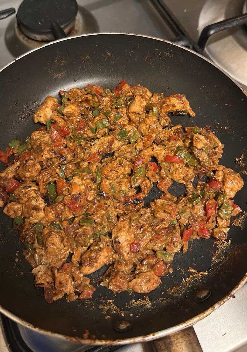 chat with me if you can tweet media