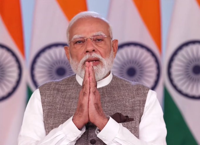 आज मैं अपनी बहनों और बेटियों से बात करने के लिए आया हूं।

आज भारत का हर नागरिक देख रहा है कि कैसे भारत की नारी शक्ति की उड़ान को रोक दिया गया।

उनके सपनों को बेरहमी से कुचल दिया गया। हमारे भरसक प्रयास के बावजूद हम सफल नहीं हो पाए।

नारी शक्ति वंदन अधिनियम संसद में पास नहीं हो