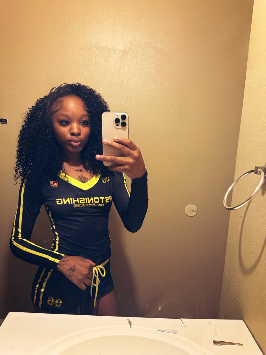 QUEEN STATUS tweet media