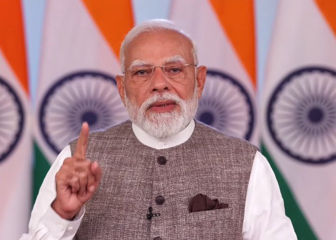 कांग्रेस, डीएमके, टीएमसी और सपा जैसी परिवारवादी पार्टियां खुशी से तालियां बजा रही थी।

महिलाओं से उनके अधिकार छीनकर ये लोग मेजें थपथपा रहे थे।

उन्होंने जो किया, वो केवल टेबल पर थाप नहीं थी, वो नारी के स्वाभिमान पर, उसके आत्मसम्मान पर चोट थी।

- प्रधानमंत्री श्री <a href="/narendramodi/">Narendra Modi</a>