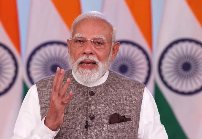 वो ये भूल रहे हैं कि 21वीं सदी की नारी देश की हर घटना पर नजर रख रही है।

वो उनकी मंशा भाप रही हैं और सच्चाई भी भलीभांति जान चुकी है।

इसलिए महिला आरक्षण का विरोध करके जो पाप विपक्ष ने किया है, इसकी उन्हें सजा जरूर मिलेगी।

इन दलों ने संविधान निर्माताओं की भावनाओं का भी अपमान किया