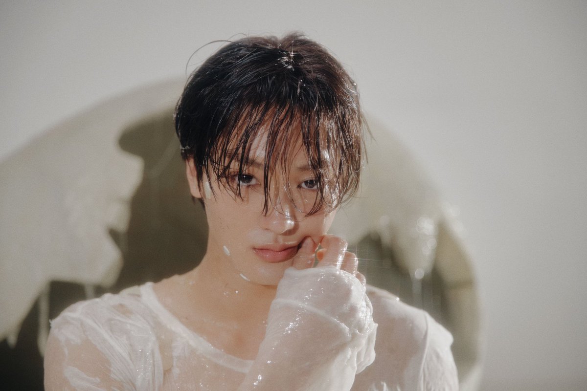 minanismic's tweet photo. most iconic concept photos in the history of kpop https://t.co/tVGrzB8Olq