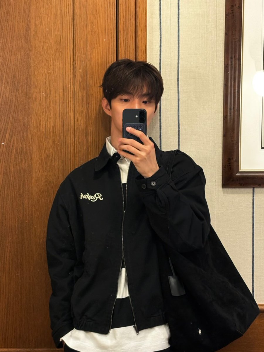 ︎Q. tweet media