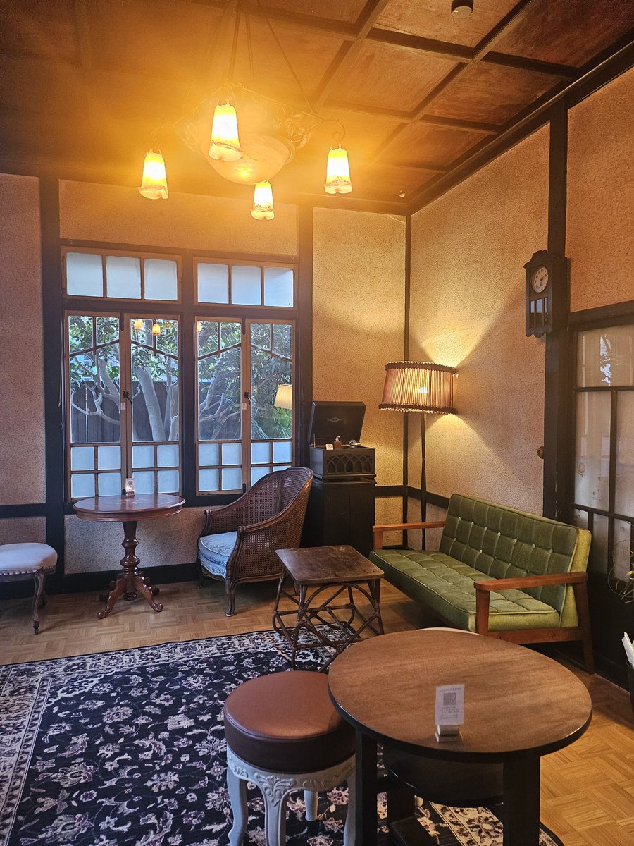 ﾒﾛﾝﾊﾟﾝ( ͜🍞･ω･) ͜🍈 tweet media