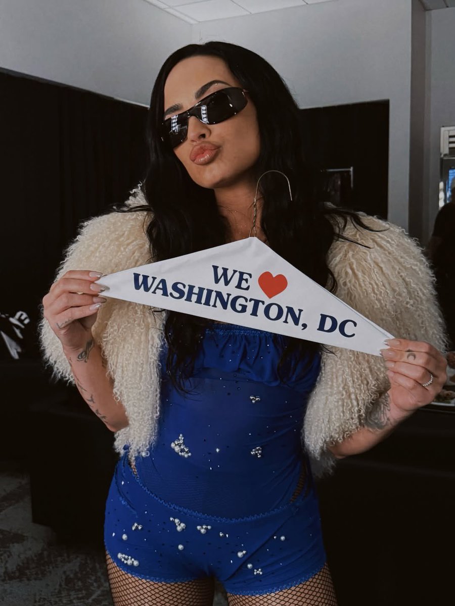 Demi HQ tweet media