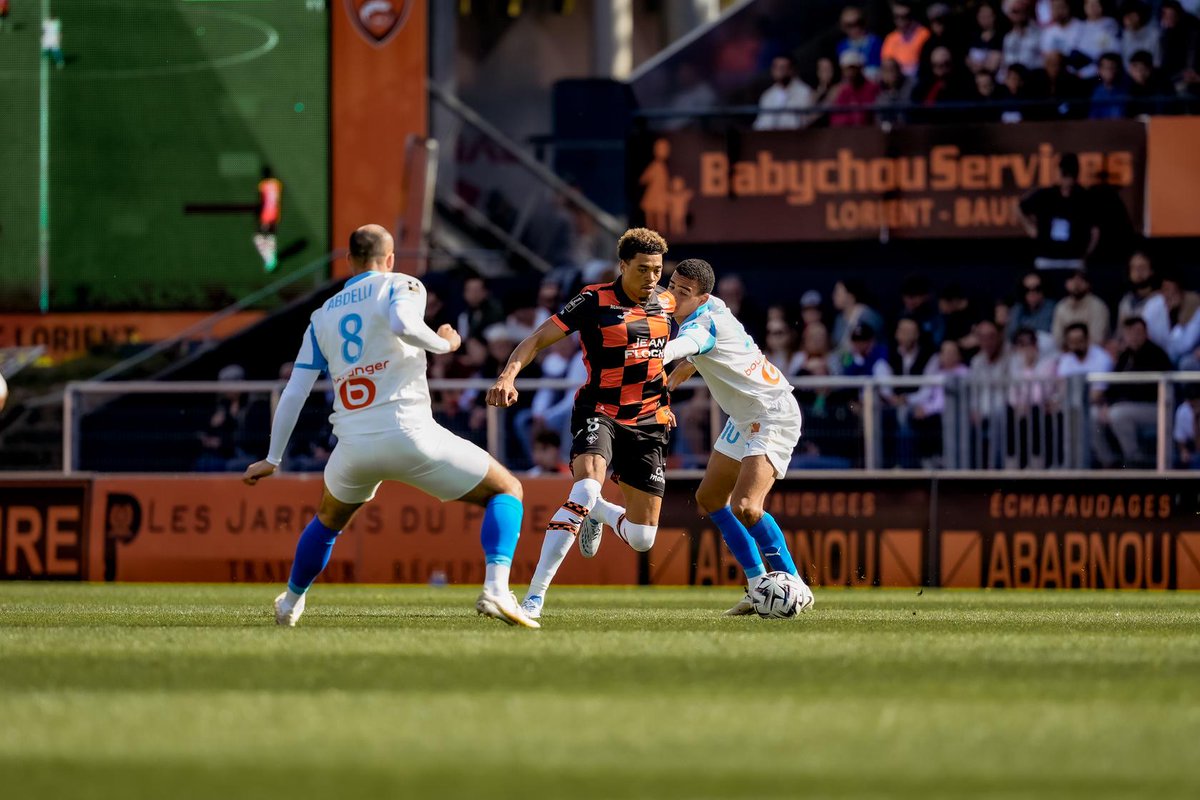 FCLorient's tweet image. Toujours un score nul et vierge ici au Moustoir. L'OM se montre plus pressant que les Merlus sans pour autant trop les inquiéter.

25' I 0-0 I #FCLOM
