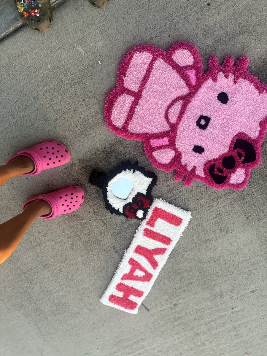 NoRespect4Hoess's tweet photo. Custom mirror and hello kitty rug @QuanTuft
#HelloKitty #HelloKittyRug #HelloKittyMirror #CustomRugs #Tufting #TuftedRug #RugTok #Handmade #CustomMade #PinkAesthetic https://t.co/wf7R2IJTHu
