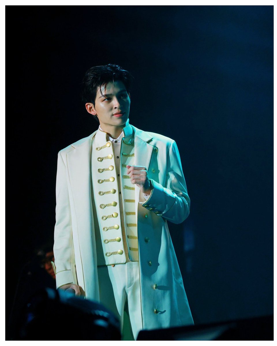 So happy and proud of you <a href="/ppnaravit/">ppnaravit</a>!!! You did amazing today 👏🏼 Enjoy your evening and take a well deserved rest, night baby🧡 

#PondPhuwinRendezvousInMacau
#ppnaravit