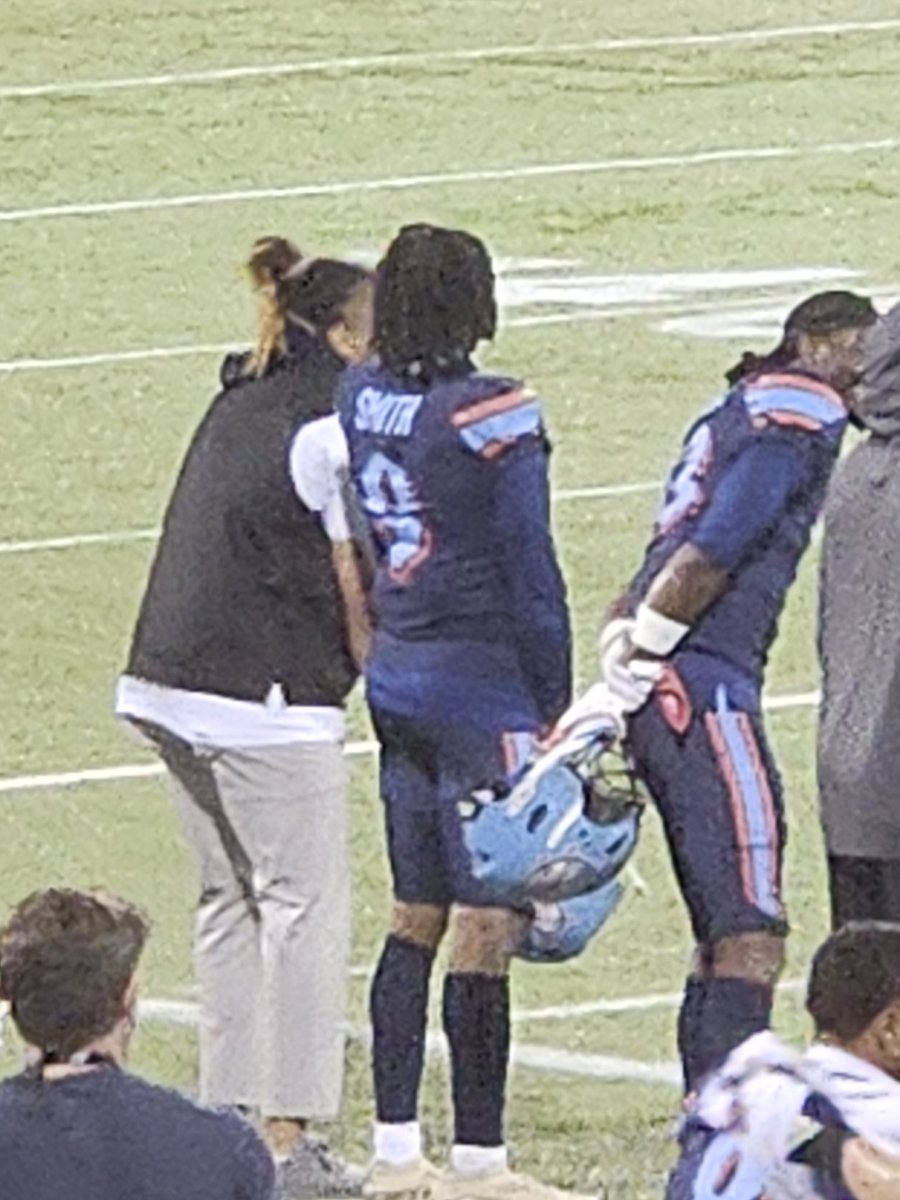SuperTortuga54's tweet photo. How tf did this guy make the dolphins roster? https://t.co/jevPfqCA1V