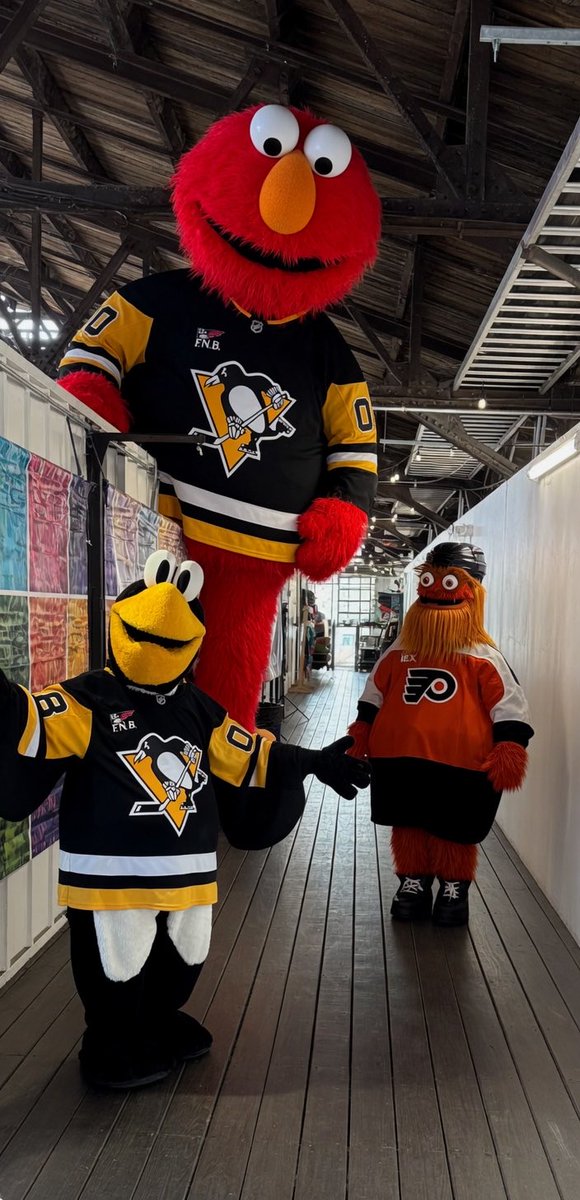 Penguins Jesus tweet media