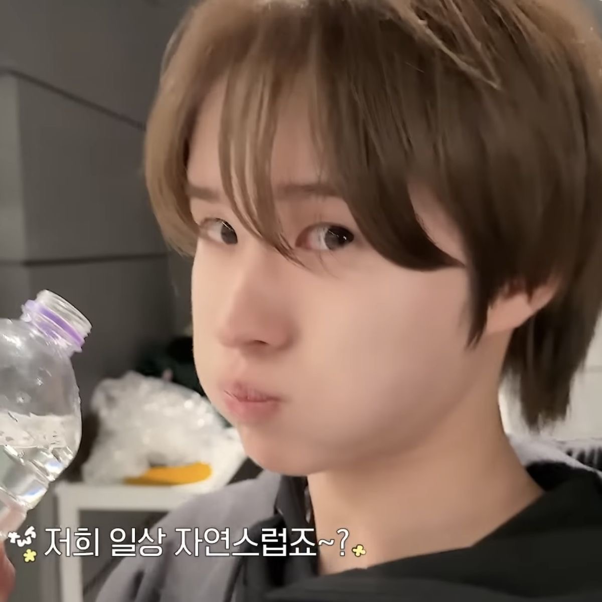 renaudangkeju's tweet photo. Iyo’s Daily: Kicau Mania

Singkat.
Padat.
Salah trend.

—a SoonHoon three tweets AU

Crumbs from Map Leads to You https://t.co/TM0MQK7K4g