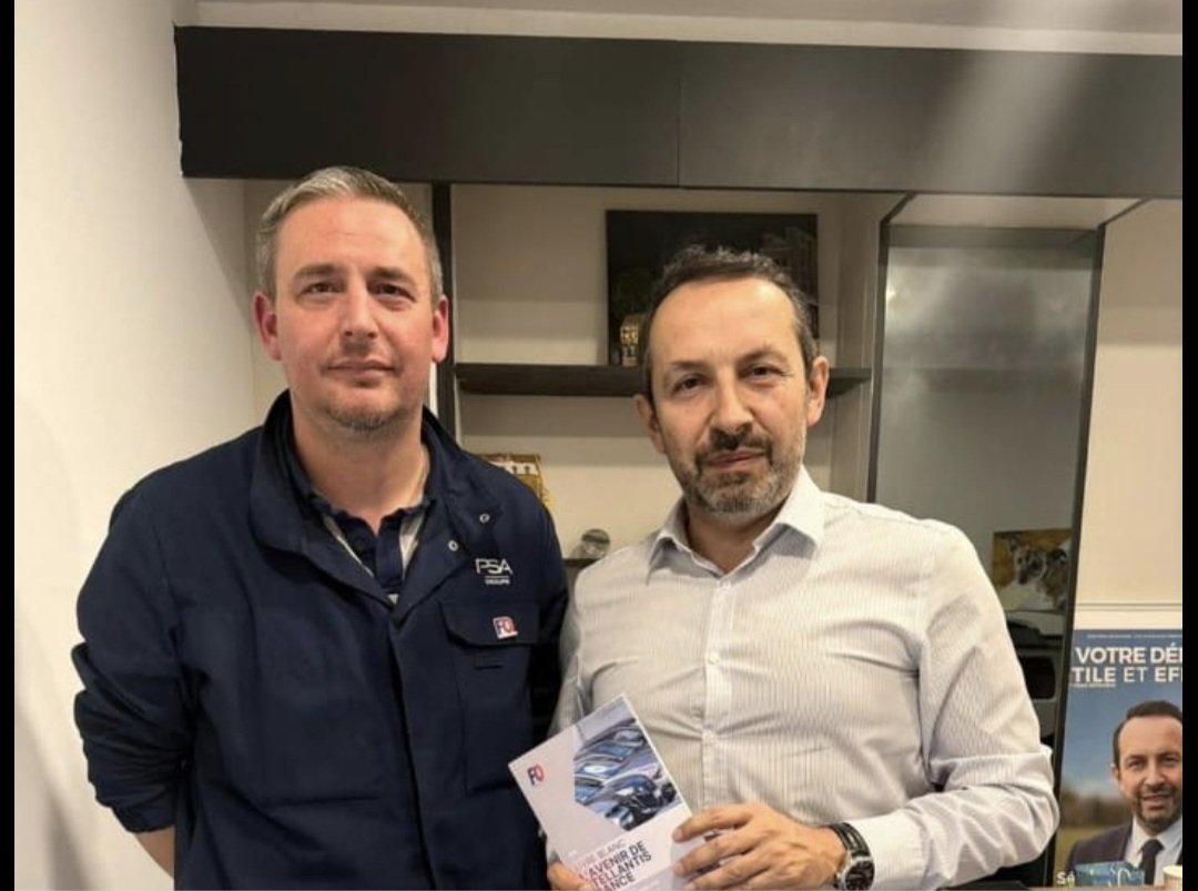 Quand le déshonneur du syndicalisme s'appelle FO Stellantis Valenciennes. 
J'appelle <a href="/xavierbertrand/">Xavier Bertrand</a> Bertrand, à réfléchir  avant de recevoir ceux qui jouent sur les 2 tableaux ..
On ne peut venir pleurer au siège de la région tout en étant reçu par le vice président du RN.